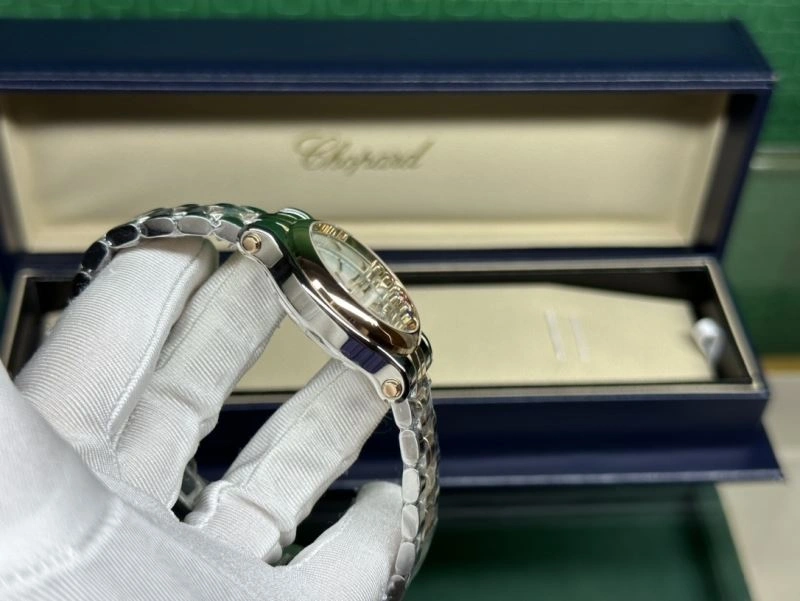 SmoothTexture CARTIER Watches 180771