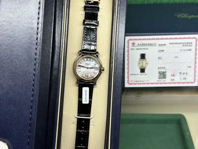 Versatile CARTIER Watches 180780