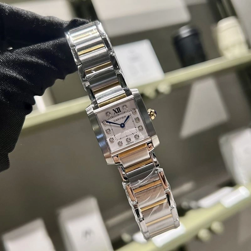 Contemporary CARTIER Watches 180729