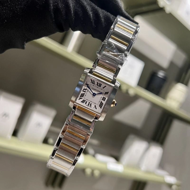 Contemporary CARTIER Watches 180729