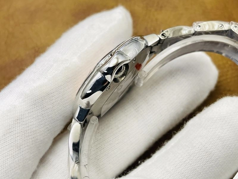 Sleek CARTIER Watches 180727