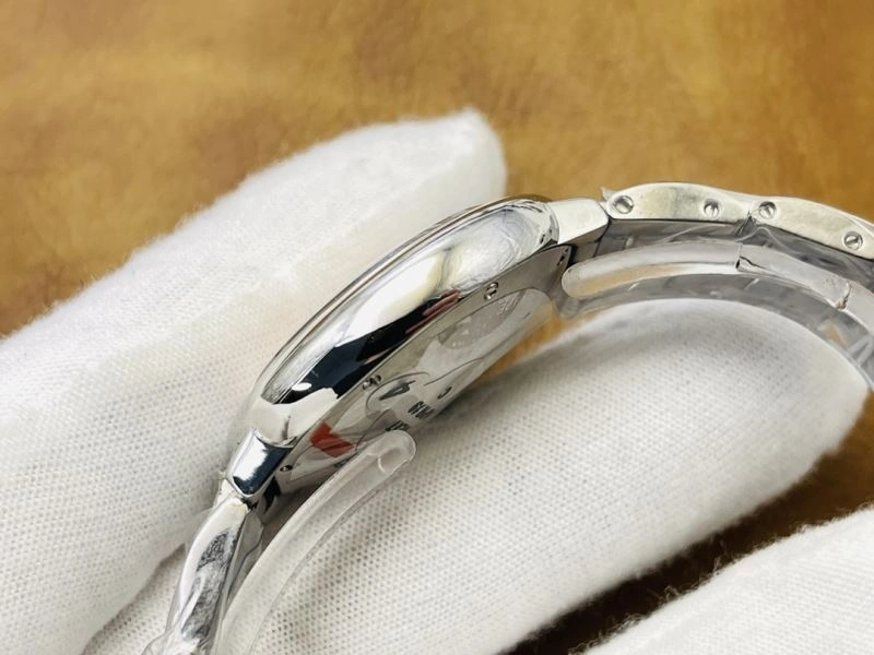 Sleek CARTIER Watches 180727