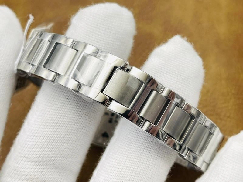 Sleek CARTIER Watches 180727