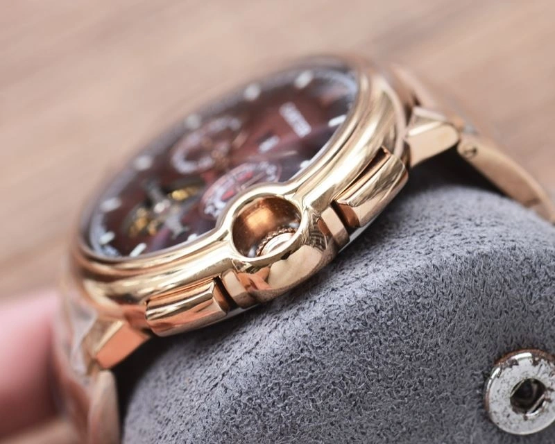 Sleek CARTIER Watches 180700