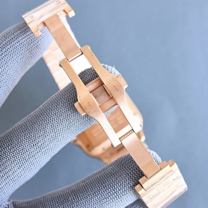 WellDesigned CARTIER Watches 180677
