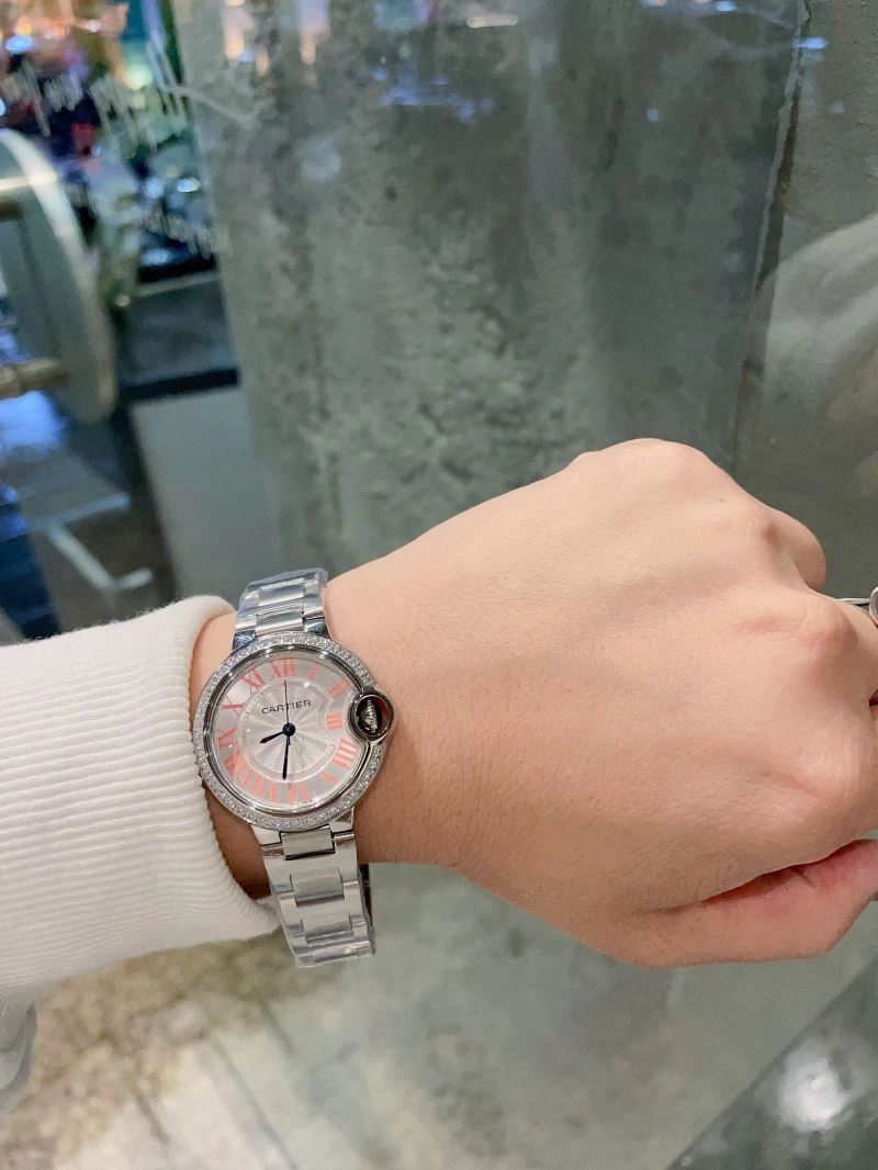 Packable CARTIER Watches 180565
