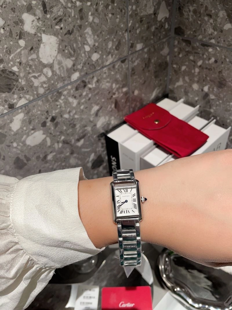 Seasonal CARTIER Watches 180548
