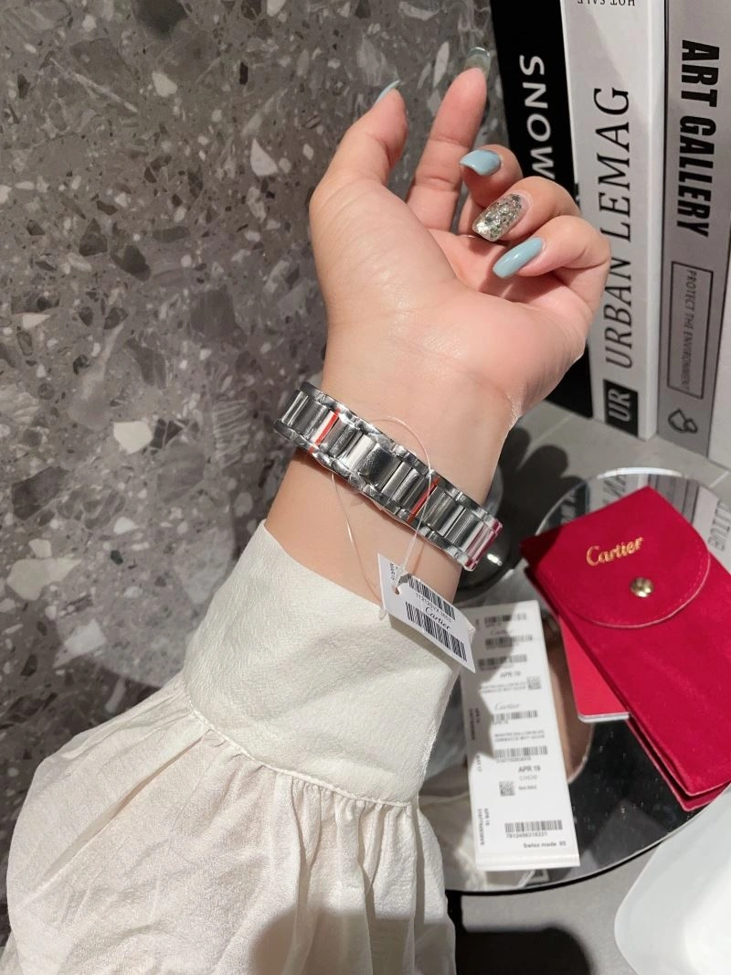 Seasonal CARTIER Watches 180548