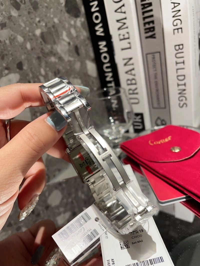 Seasonal CARTIER Watches 180548