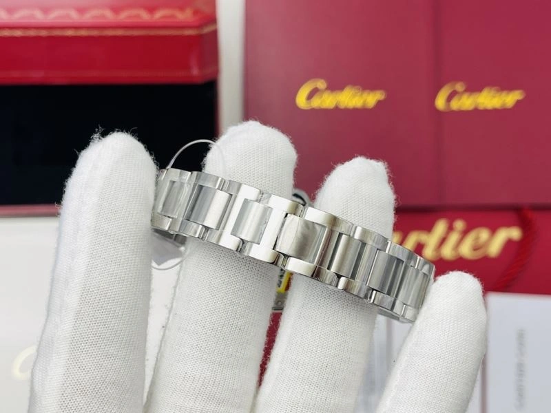 Compact CARTIER Watches 180511
