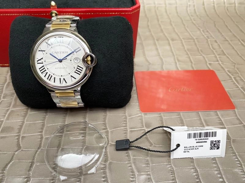 Versatile CARTIER Watches 180497