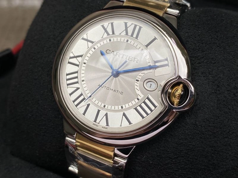 Versatile CARTIER Watches 180497
