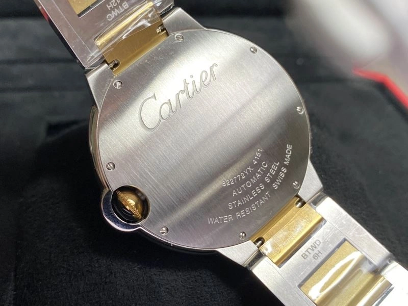 Versatile CARTIER Watches 180497