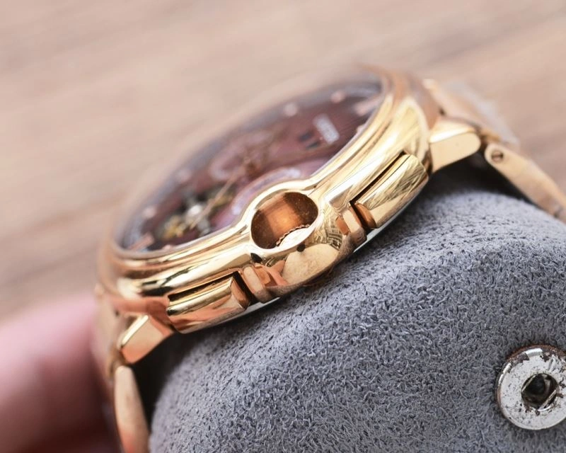 Colorful CARTIER Watches 180459