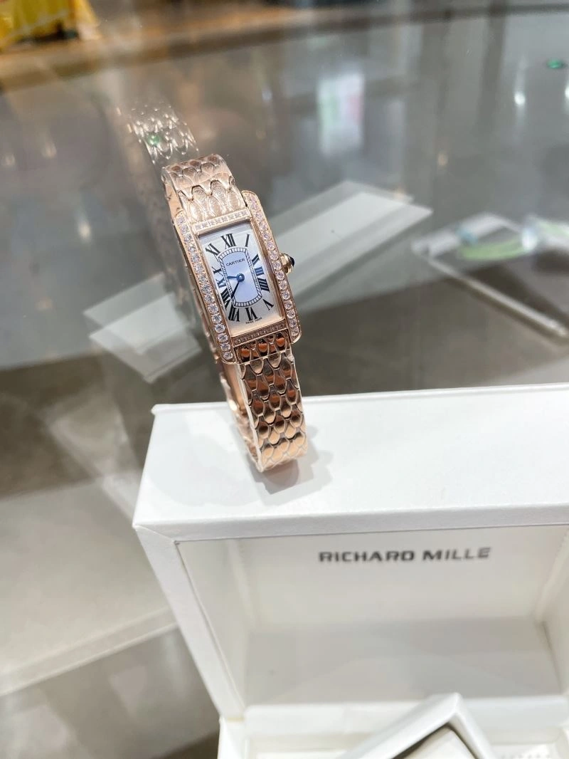 EyeCatching CARTIER Watches 180365
