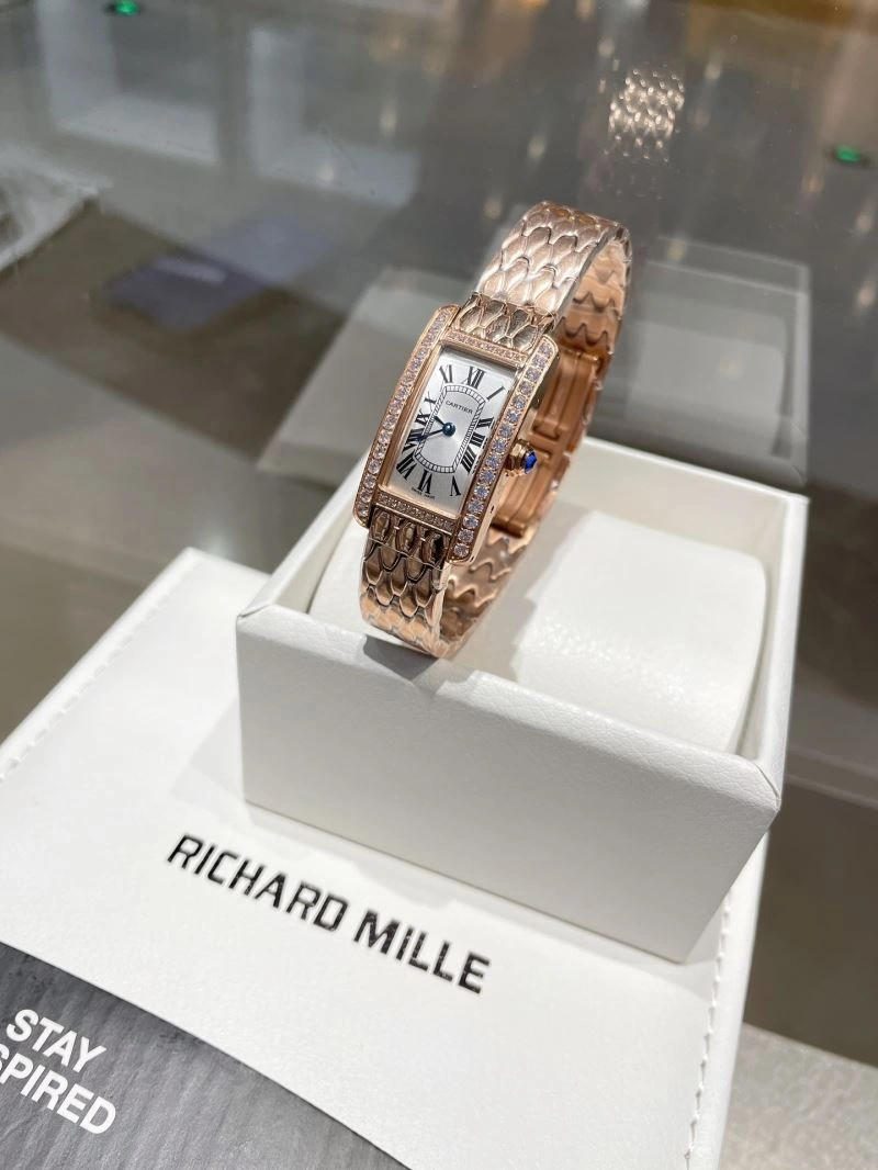 EyeCatching CARTIER Watches 180365