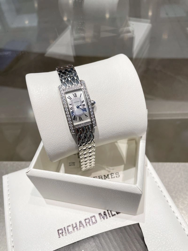 Resilient CARTIER Watches 180364