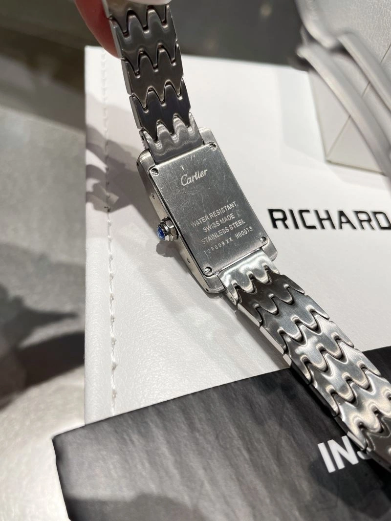 Resilient CARTIER Watches 180364