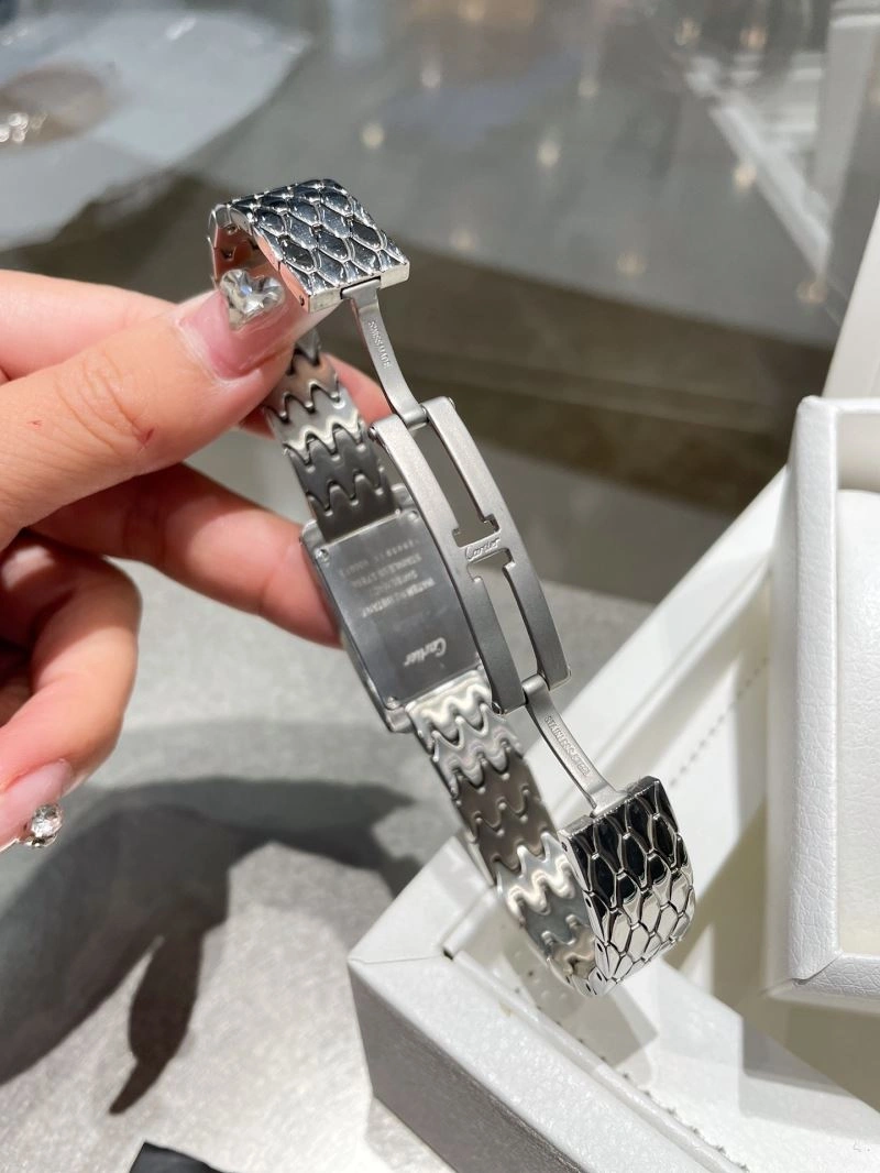 Resilient CARTIER Watches 180364