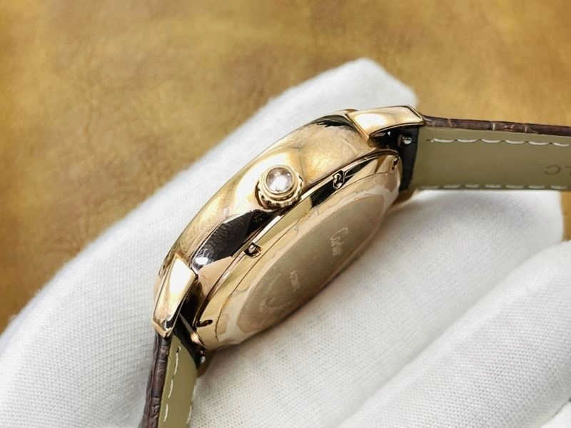Stylish CARTIER Watches 180331