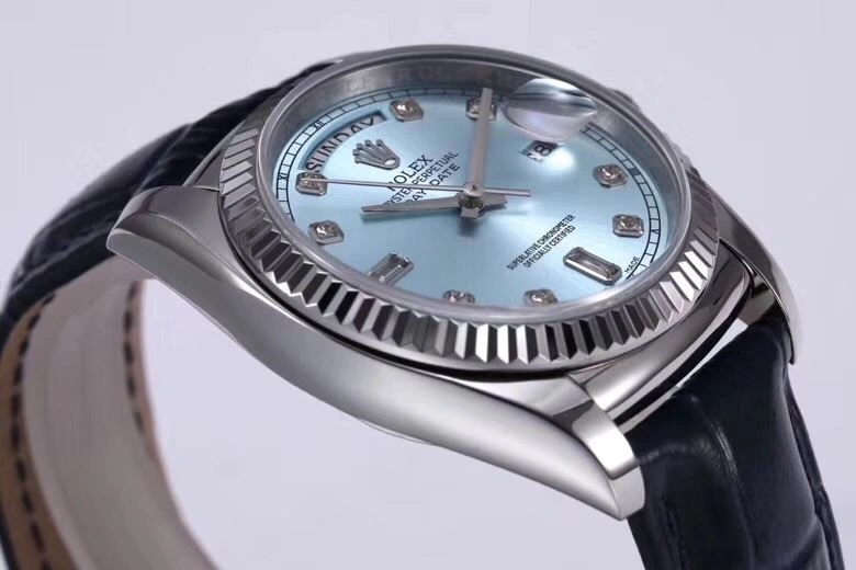 Stylish CARTIER Watches 180324