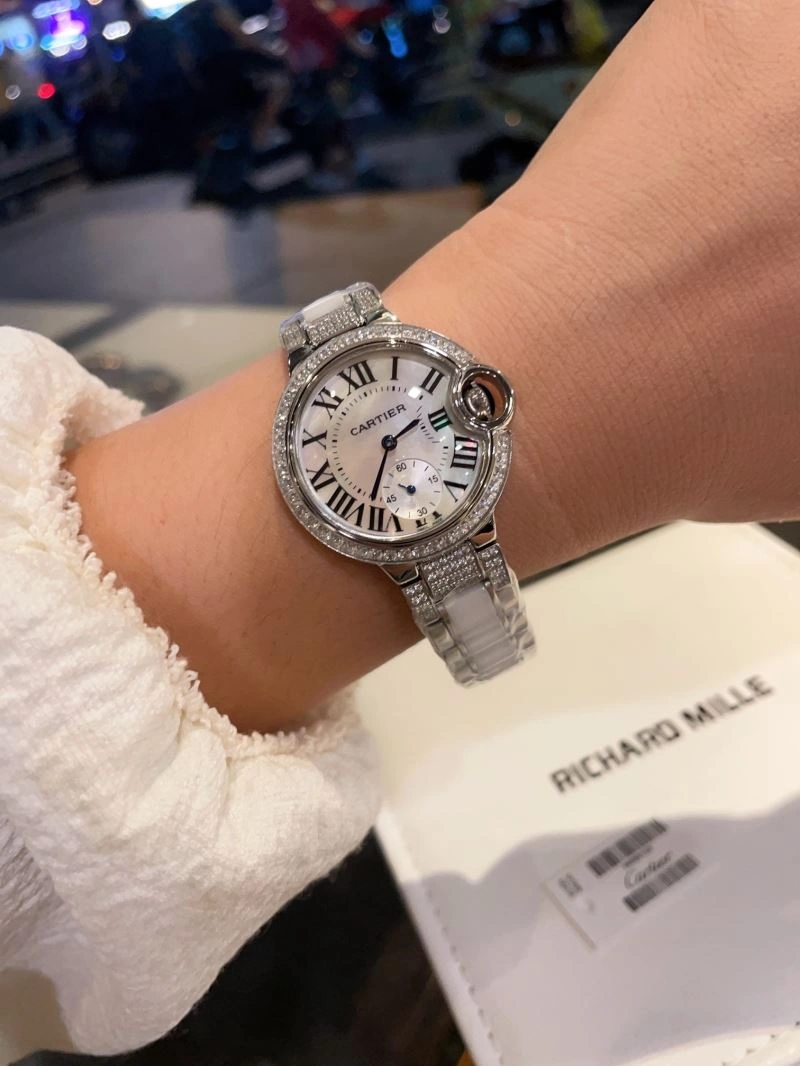 Vibrant CARTIER Watches 180292