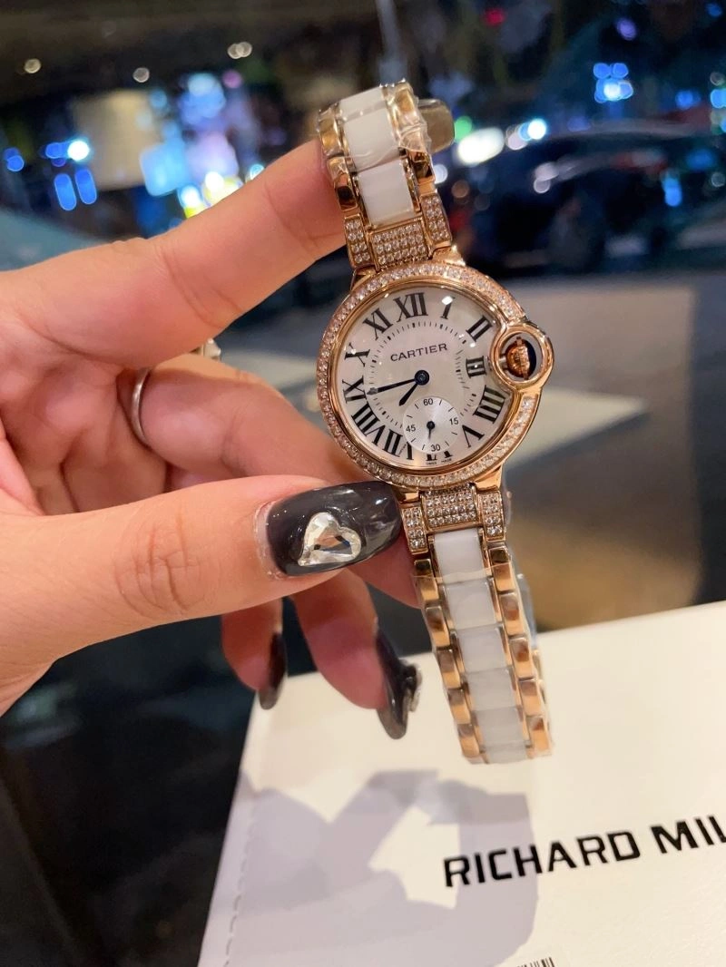 Vibrant CARTIER Watches 180292
