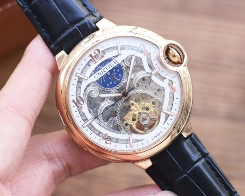 Seasonal CARTIER Watches 180255
