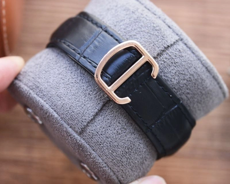 Seasonal CARTIER Watches 180255