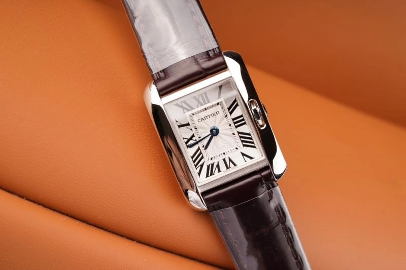 Elegant CARTIER Watches 180239