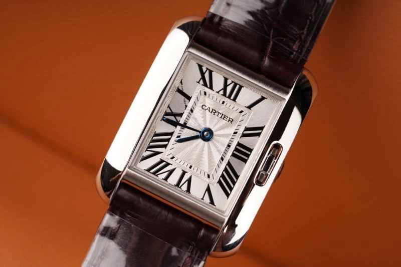 Elegant CARTIER Watches 180239