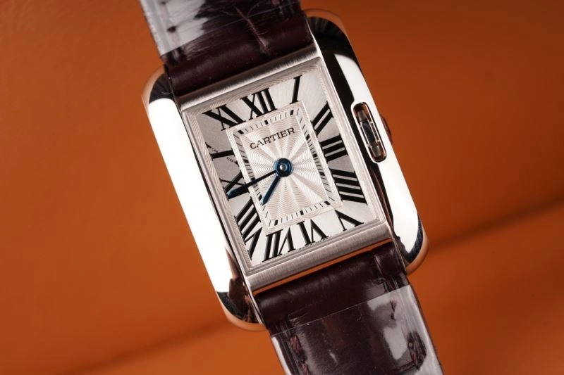 Elegant CARTIER Watches 180239