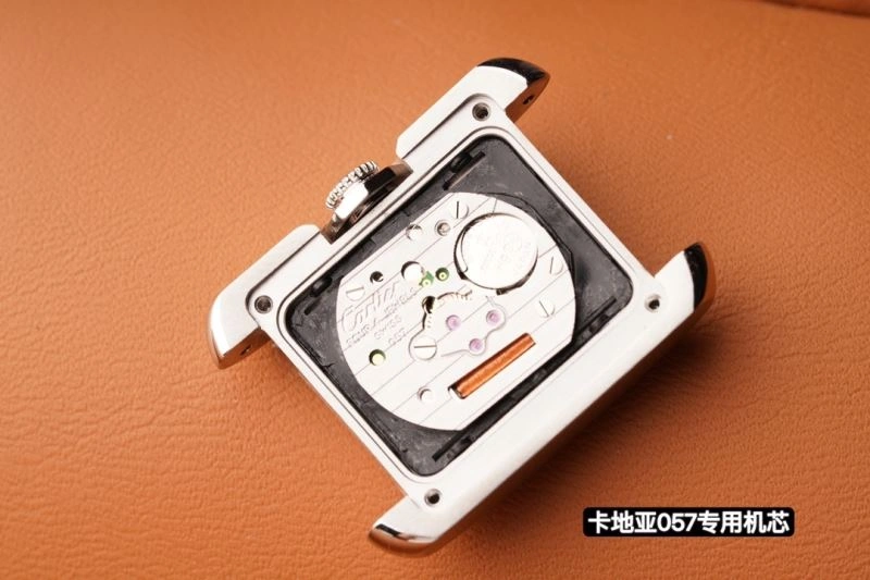 CARTIER Watches StreetReady 180240