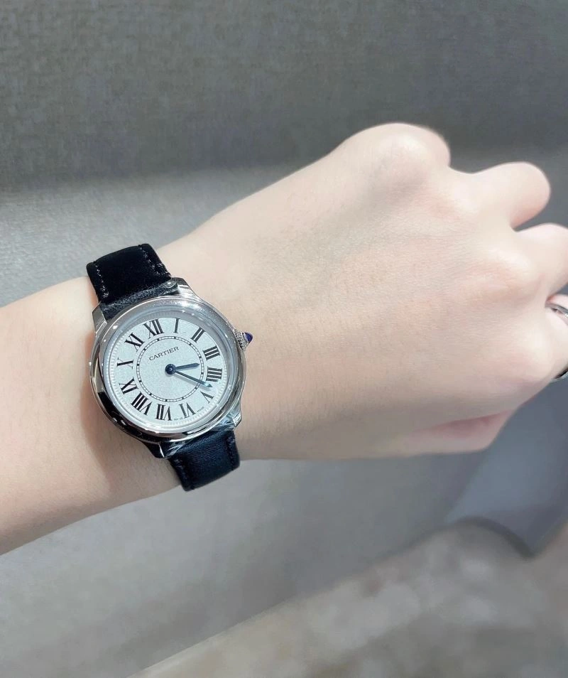 Sleek CARTIER Watches 180205