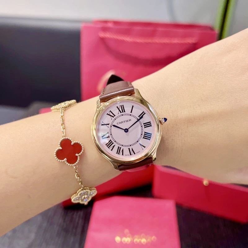 Bright CARTIER Watches 180149