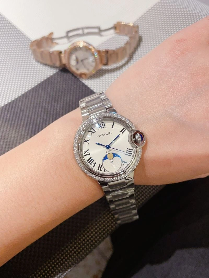 Seasonal CARTIER Watches 180097