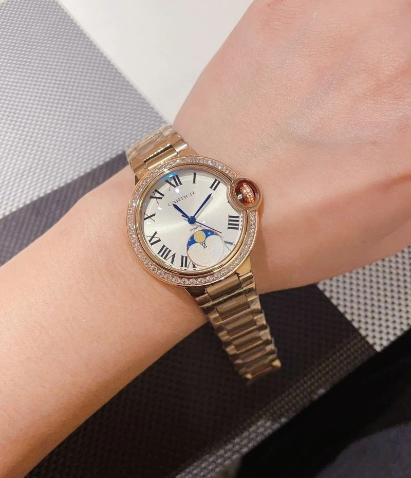 Seasonal CARTIER Watches 180097