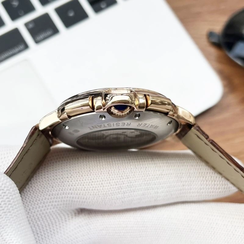 Minimalist CARTIER Watches 179948