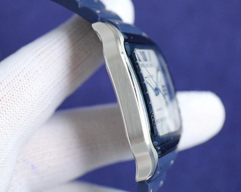 Snug CARTIER Watches 179887