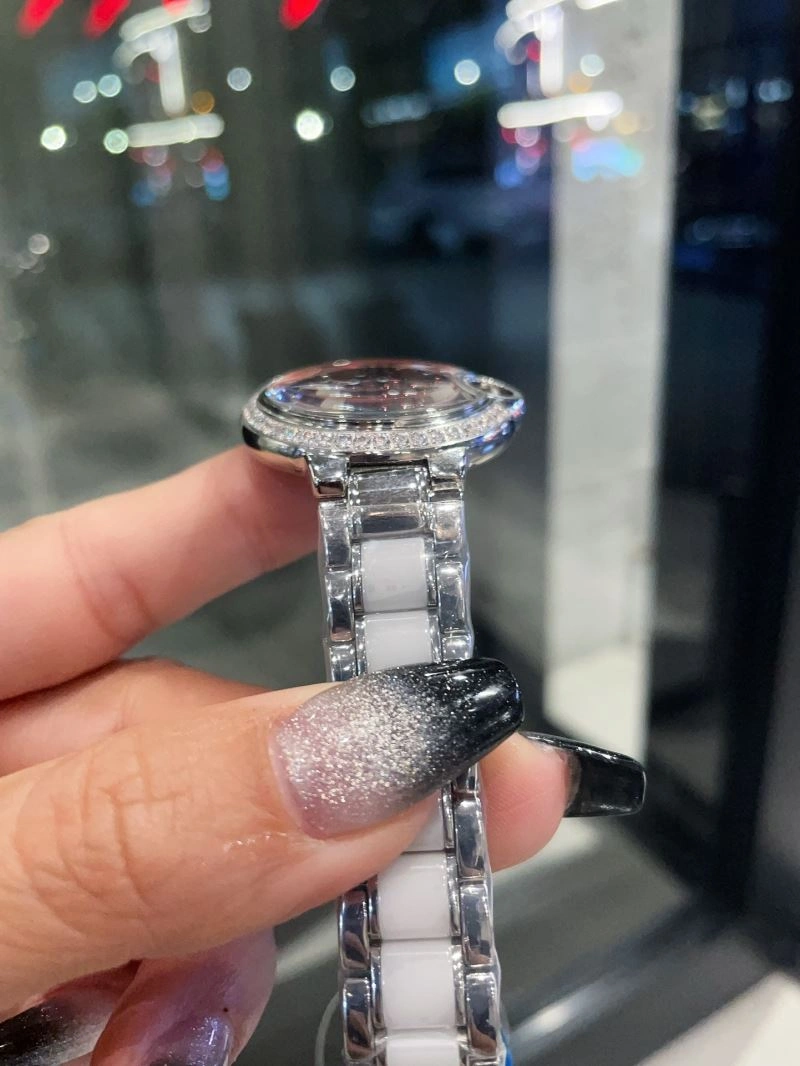 Resilient CARTIER Watches 179841