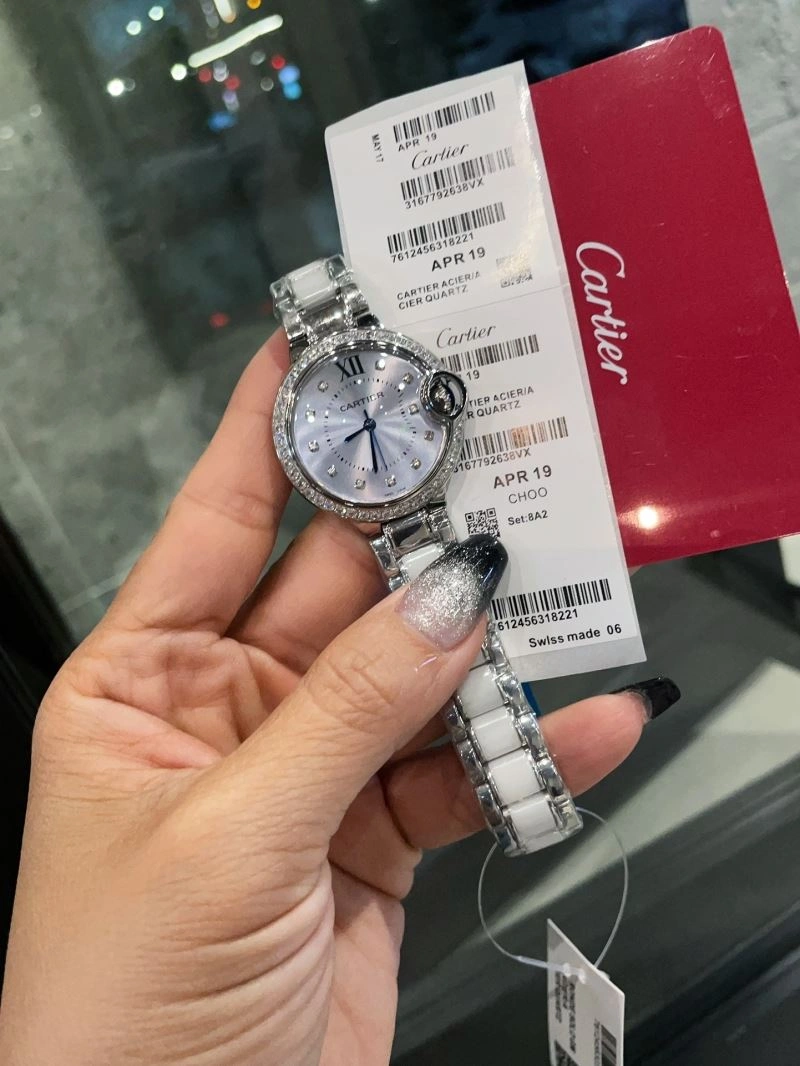 Contemporary CARTIER Watches 179854
