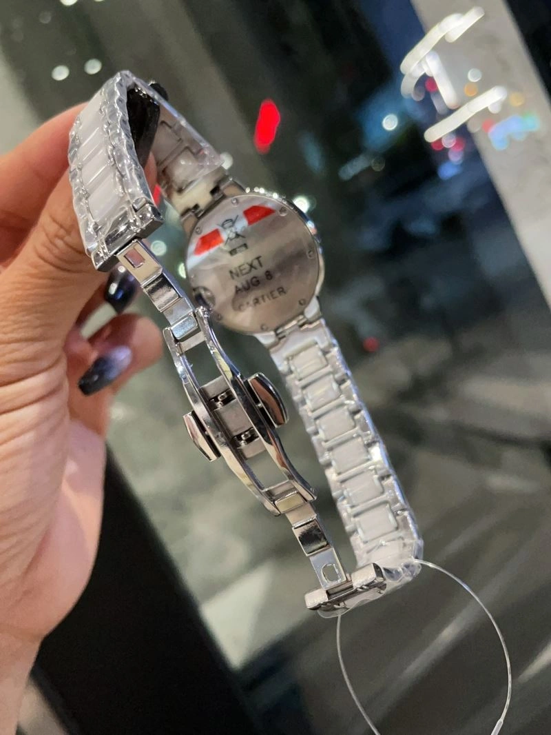 Contemporary CARTIER Watches 179854