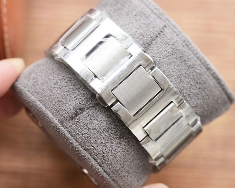 Resilient CARTIER Watches 179758