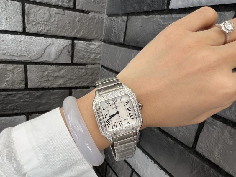 Vibrant CARTIER Watches 179749
