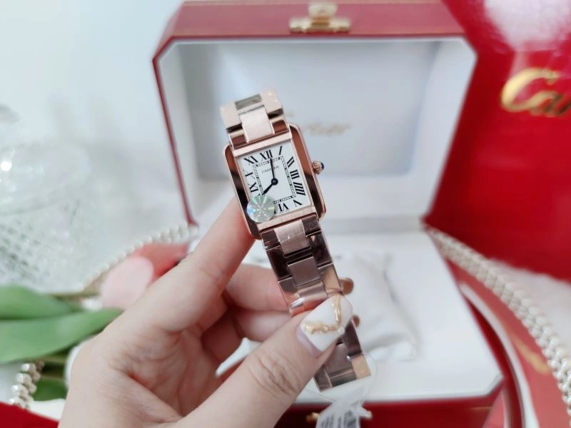 Attractive CARTIER Watches 179726