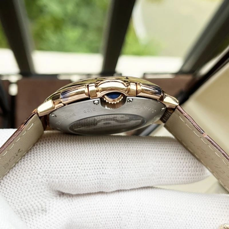 MoistureWicking CARTIER Watches 179656