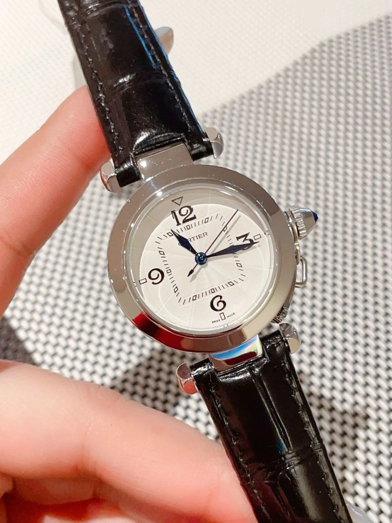Lightweight CARTIER Watches 179639