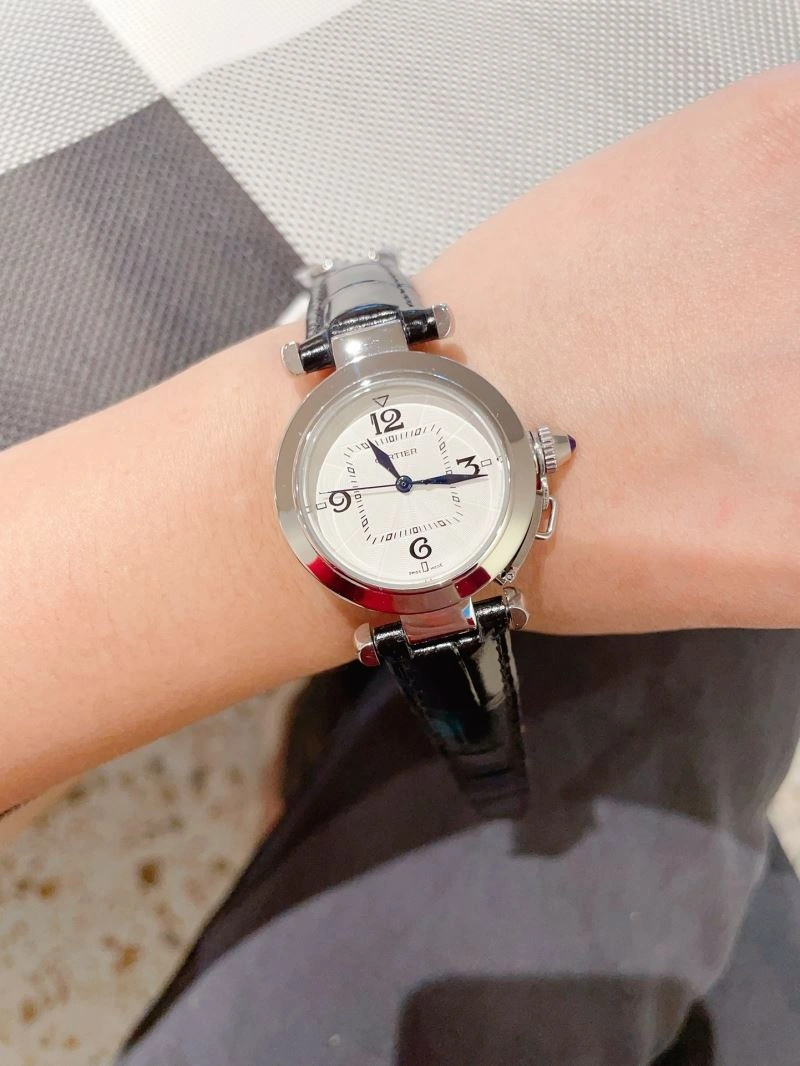 Lightweight CARTIER Watches 179639
