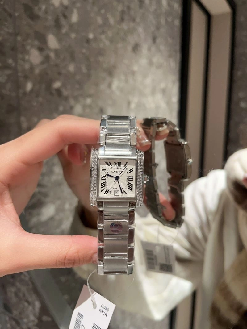 Elegant CARTIER Watches 179620