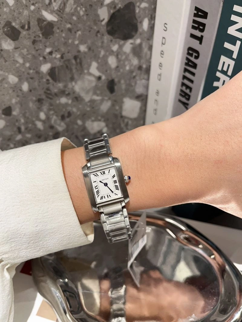 Elegant CARTIER Watches 179620